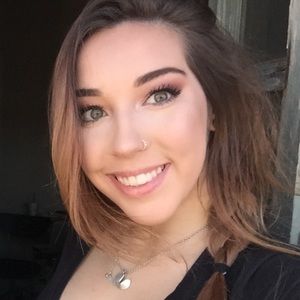 Meet your Posher, Corinne